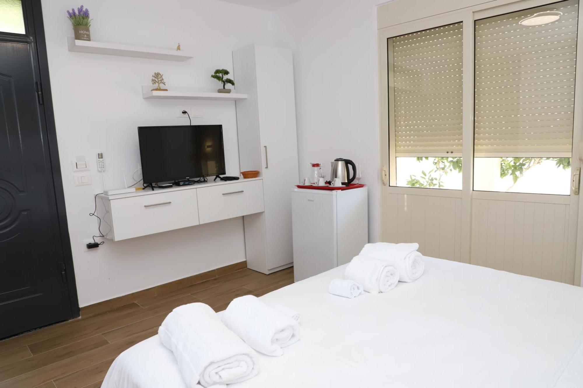 Guest House Esanbja Berat Eksteriør bilde