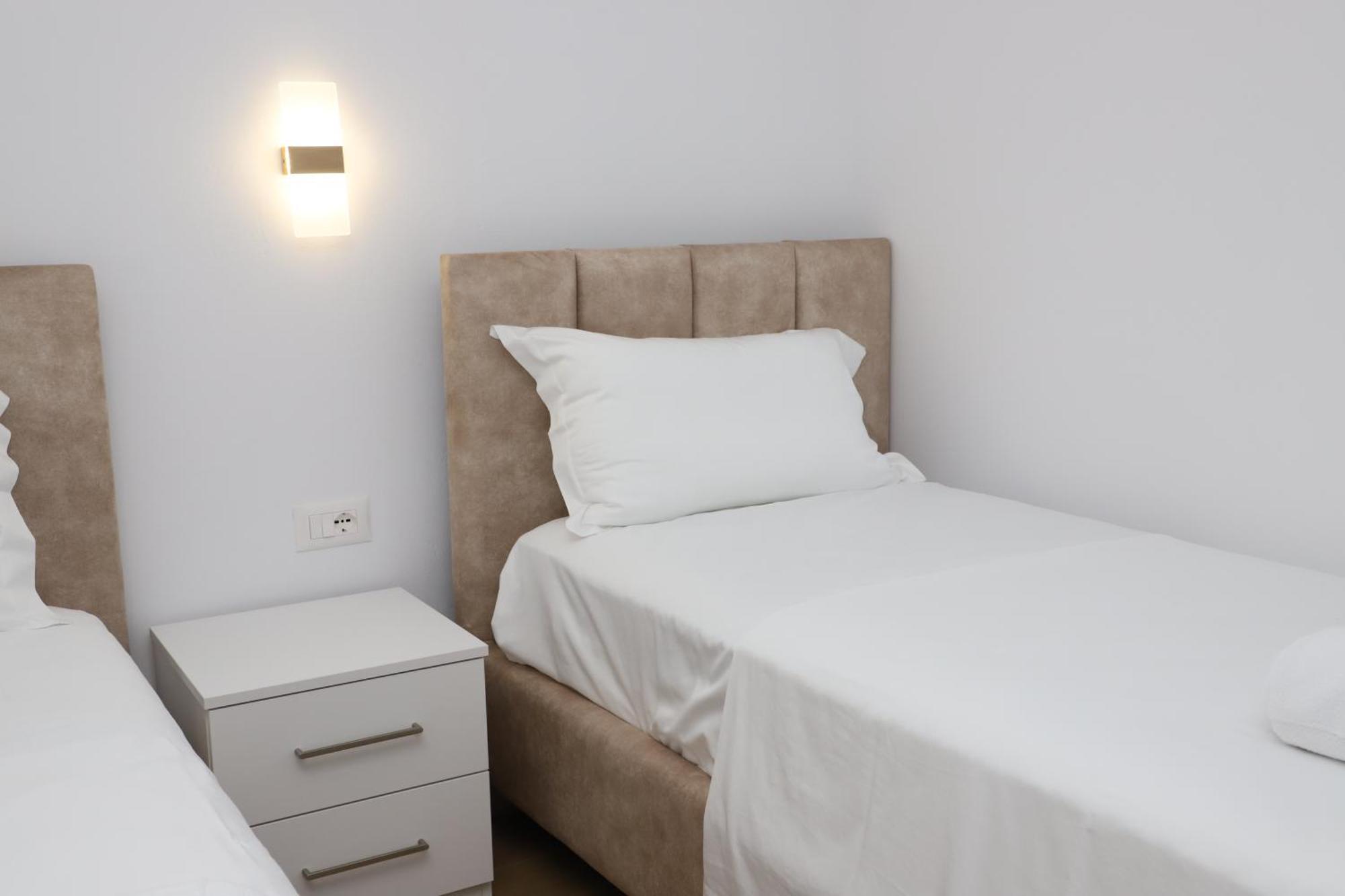 Guest House Esanbja Berat Eksteriør bilde