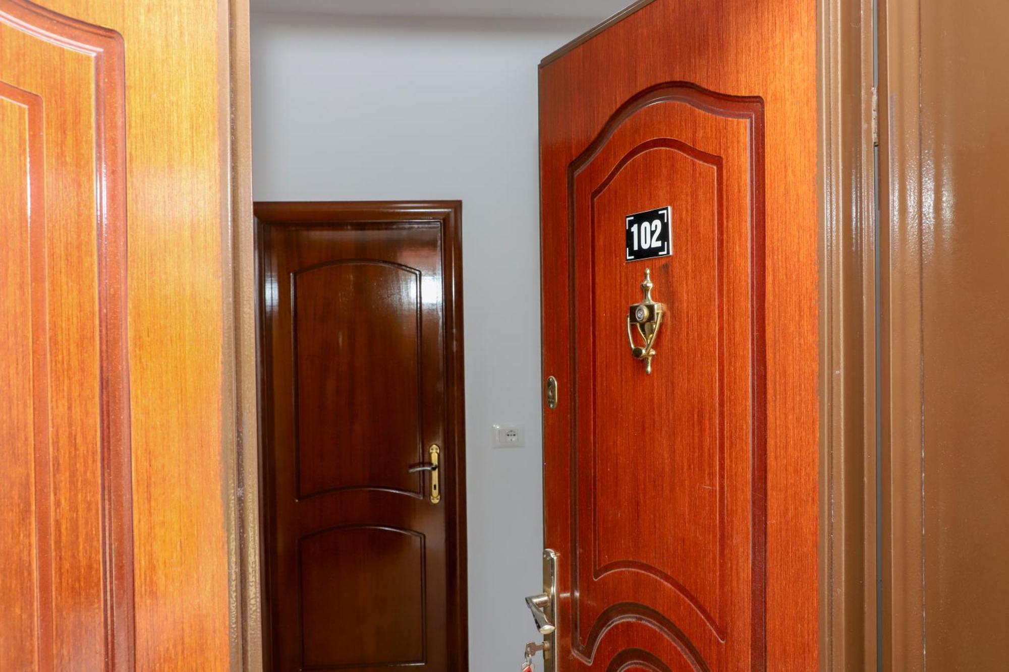 Guest House Esanbja Berat Eksteriør bilde